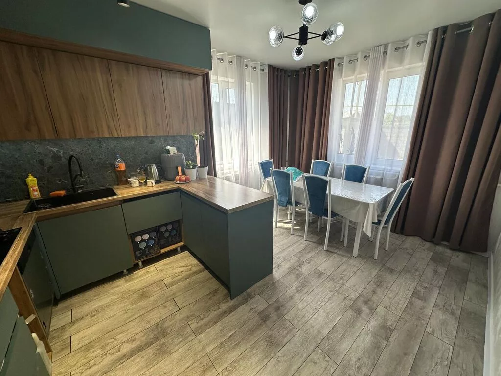 3 комнаты, 90 м², 4 соток, Бишкек, Арча-Бешик ж/м Агентство недвижимости