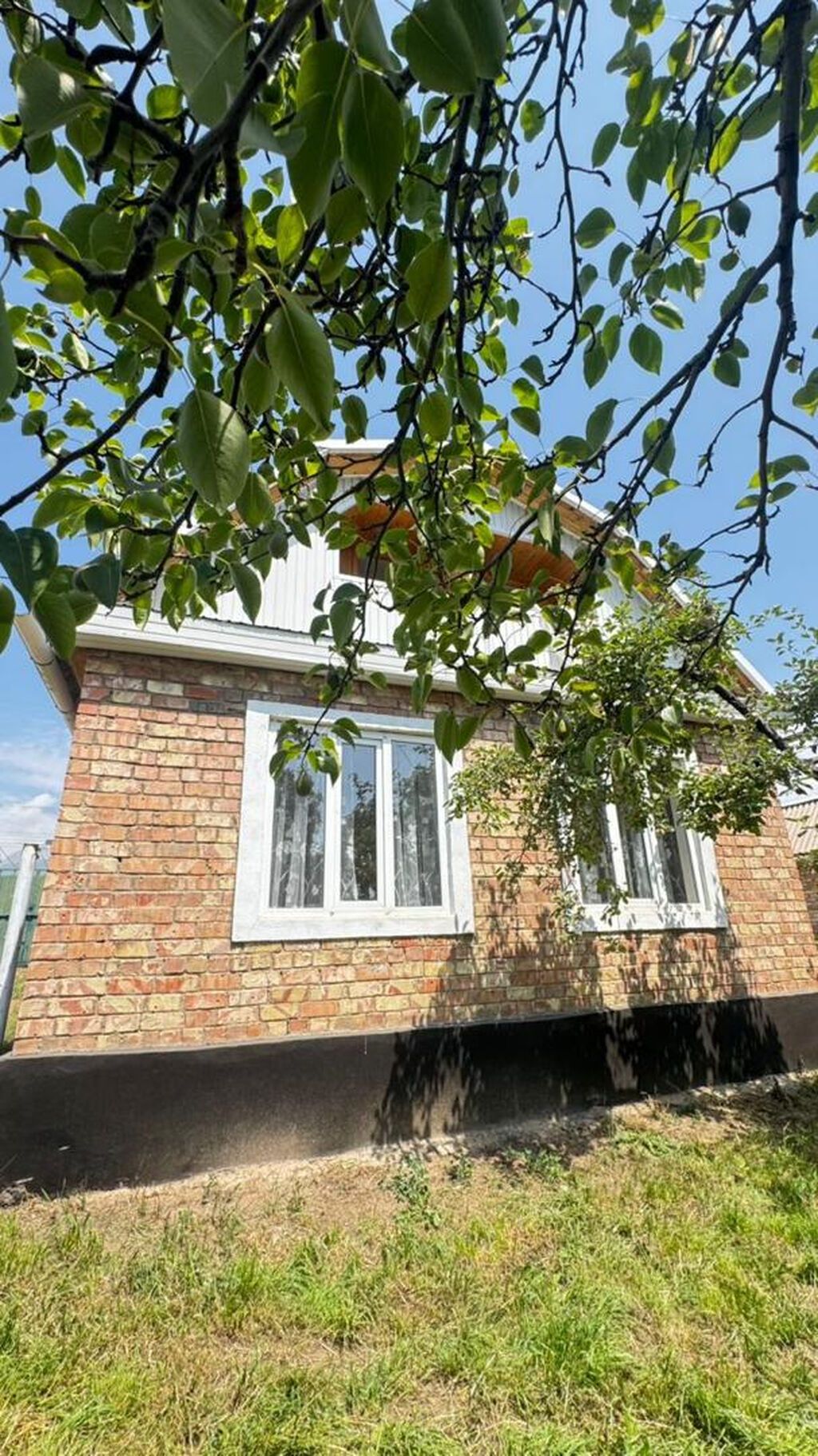 В селе Бостери по улице Манаса (третья улица от трассы) продаю 5-ти