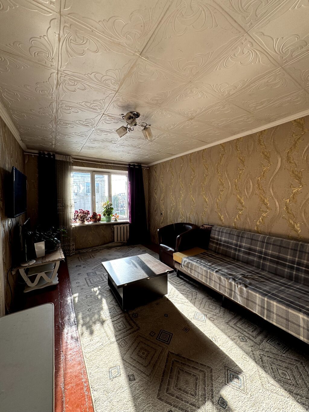 2 комнаты, 42 м², Ошский рынок / базар 105 серия, 2 этаж, Старый ремонт