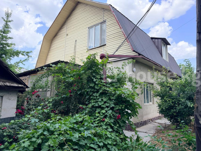 Продажа, дом, 6 и более-комн.: Чуйская область / Бишкек, город Бишкек, Аламединский рынок — за 13 132 500 сом