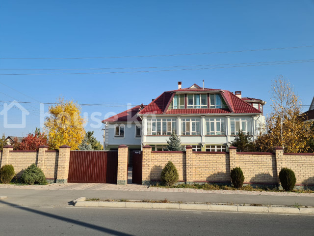 Аренда, дом, 6 и более-комн.: Чуйская область / Бишкек, город Бишкек, Киргизия 1 ж/м - на долгий срок — за 744 175 сом