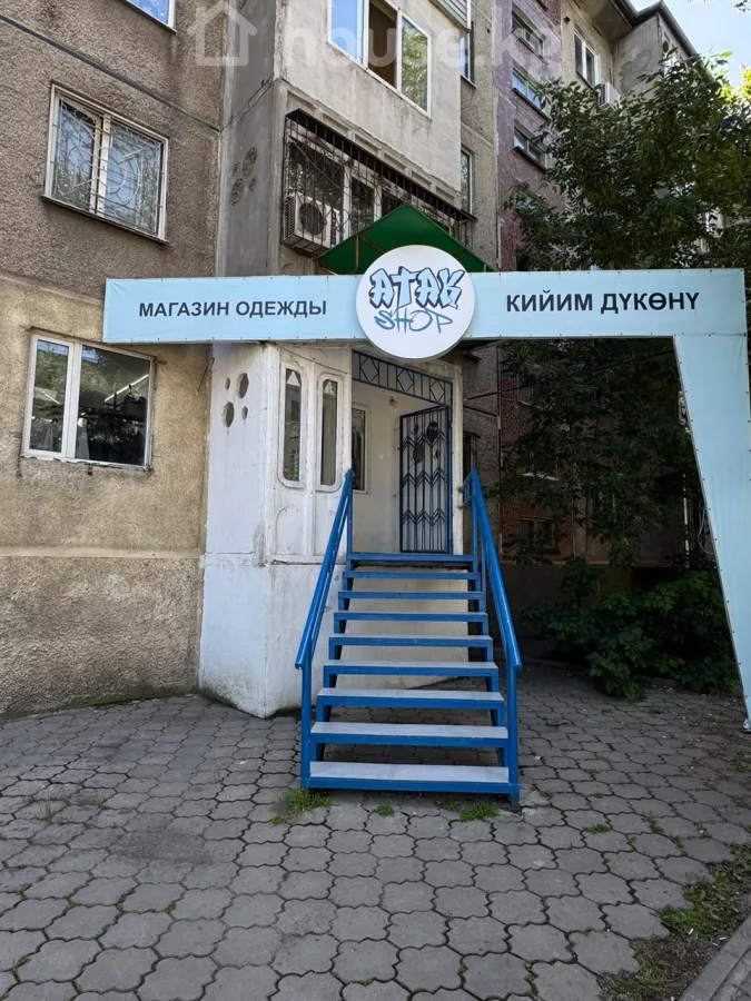 Аренда, 3-комн. квартира: Чуйская область / Бишкек, город Бишкек, Молодая Гвардия - помесячно — за 87 590 сом