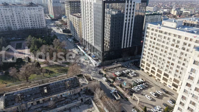 Продажа, коммерческая недвижимость: Чуйская область / Бишкек, город Бишкек, Дворец спорта — за 31 970 350 сом
