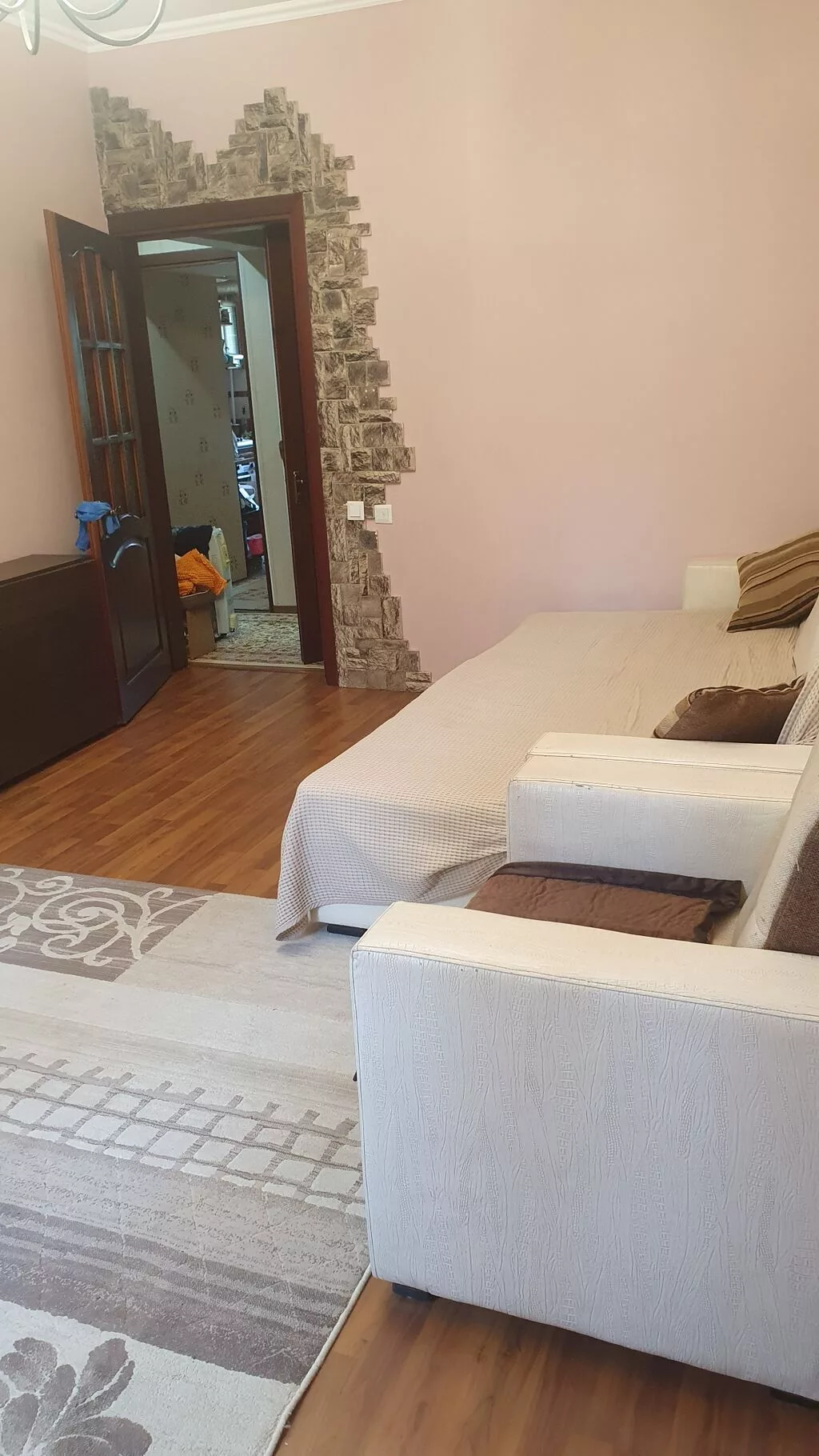 Продаётся 2-х комн.кв,м-н Аламедин-1 📌Коммуникации центральные 📌105