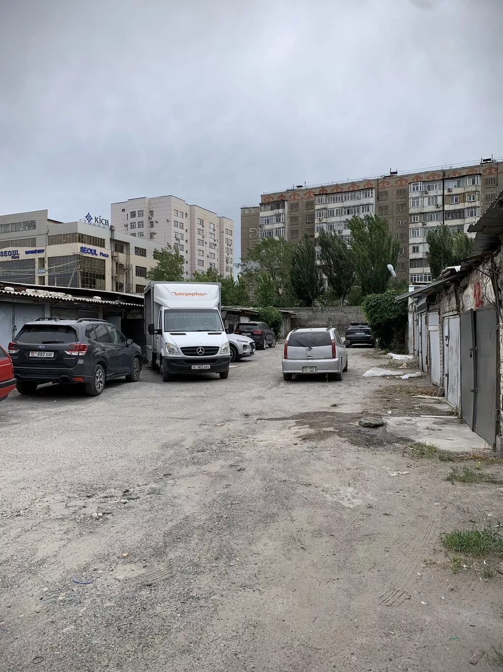 Продаю кирпичный гараж в 7-мкр по ул. Безымянная, ГК-6, напротив ТЦ