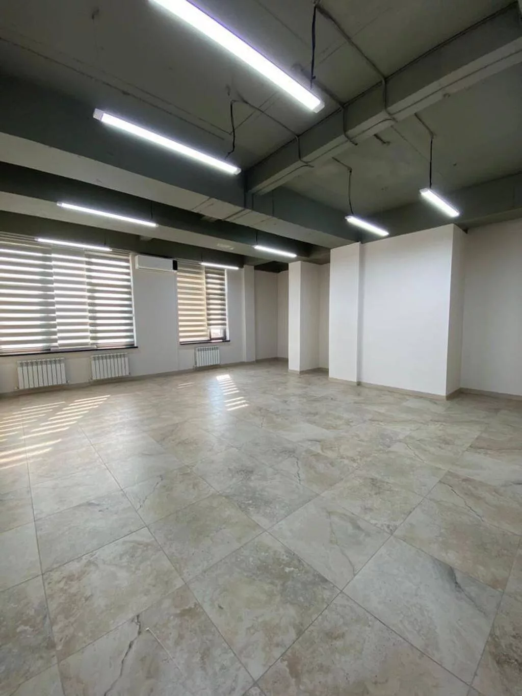 Продажа офисов 57 м², С ремонтом, Многоэтажное здание, 2 этаж
