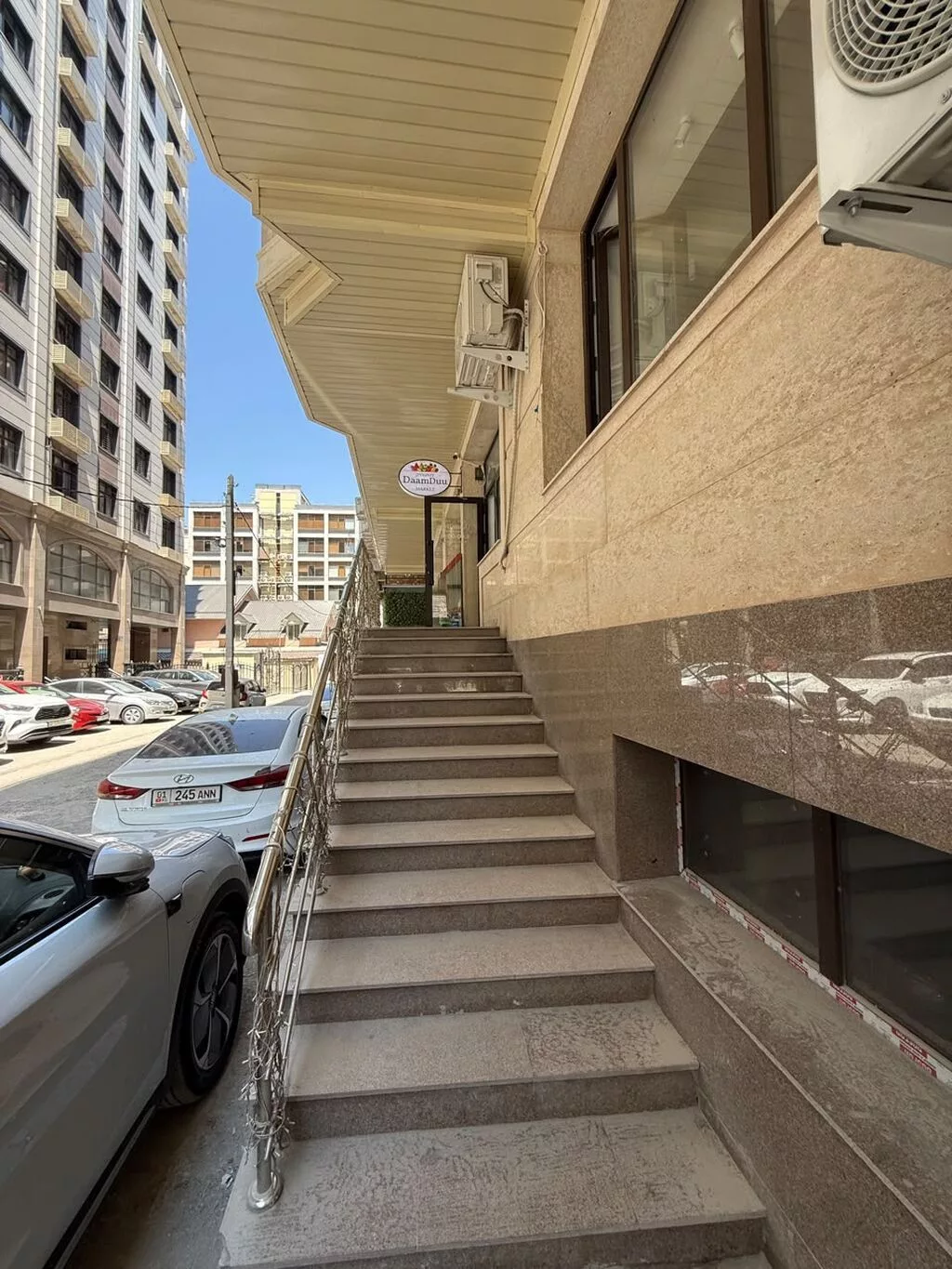 Продажа магазинов В жилом доме, 140 м², Свежий ремонт, Отдельный вход, 1 этаж