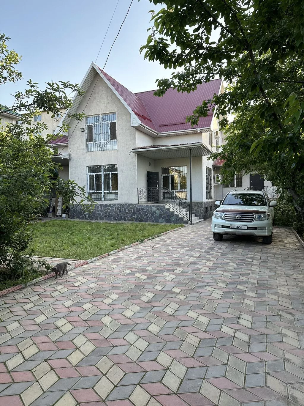 350 м², 6 комнат и более