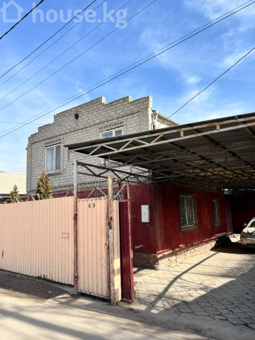 Продажа, дом, 6 и более-комн.: Чуйская область / Бишкек, город Бишкек, Красный Строитель ж/м — за 11 823 300 сом