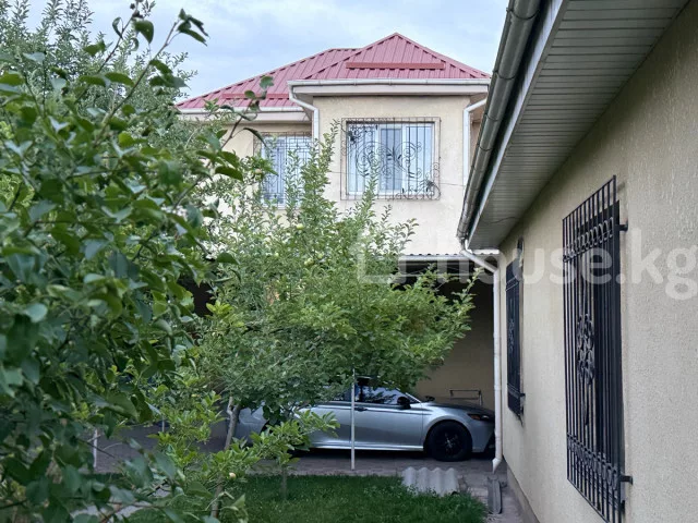 Продажа, дом, 6 и более-комн.: Чуйская область / Бишкек, город Бишкек, Кок-Жар ж/м — за 26 280 000 сом