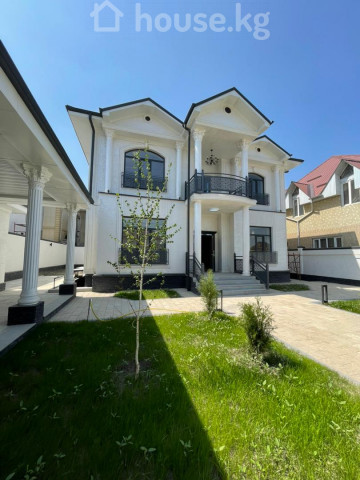 Продажа, дом, 6 и более-комн.: Чуйская область / Бишкек, город Бишкек, Полицейский городок м-н — за 31 528 800 сом