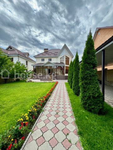 Продажа, дом, 6 и более-комн.: Чуйская область / Бишкек, город Бишкек, Джальская больница — за 78 813 000 сом