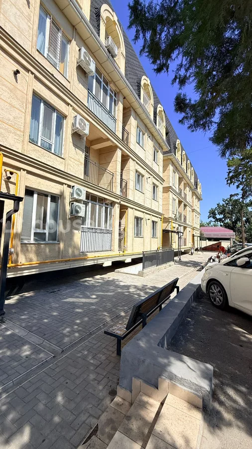 Продажа, коммерческая недвижимость: Чуйская область / Бишкек, город Бишкек, КНУ — за 30 656 500 сом