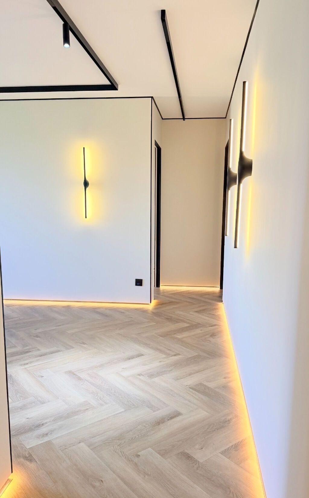 3 комнаты, 60 м², 4 мкр 104 серия, 4 этаж, Дизайнерский ремонт