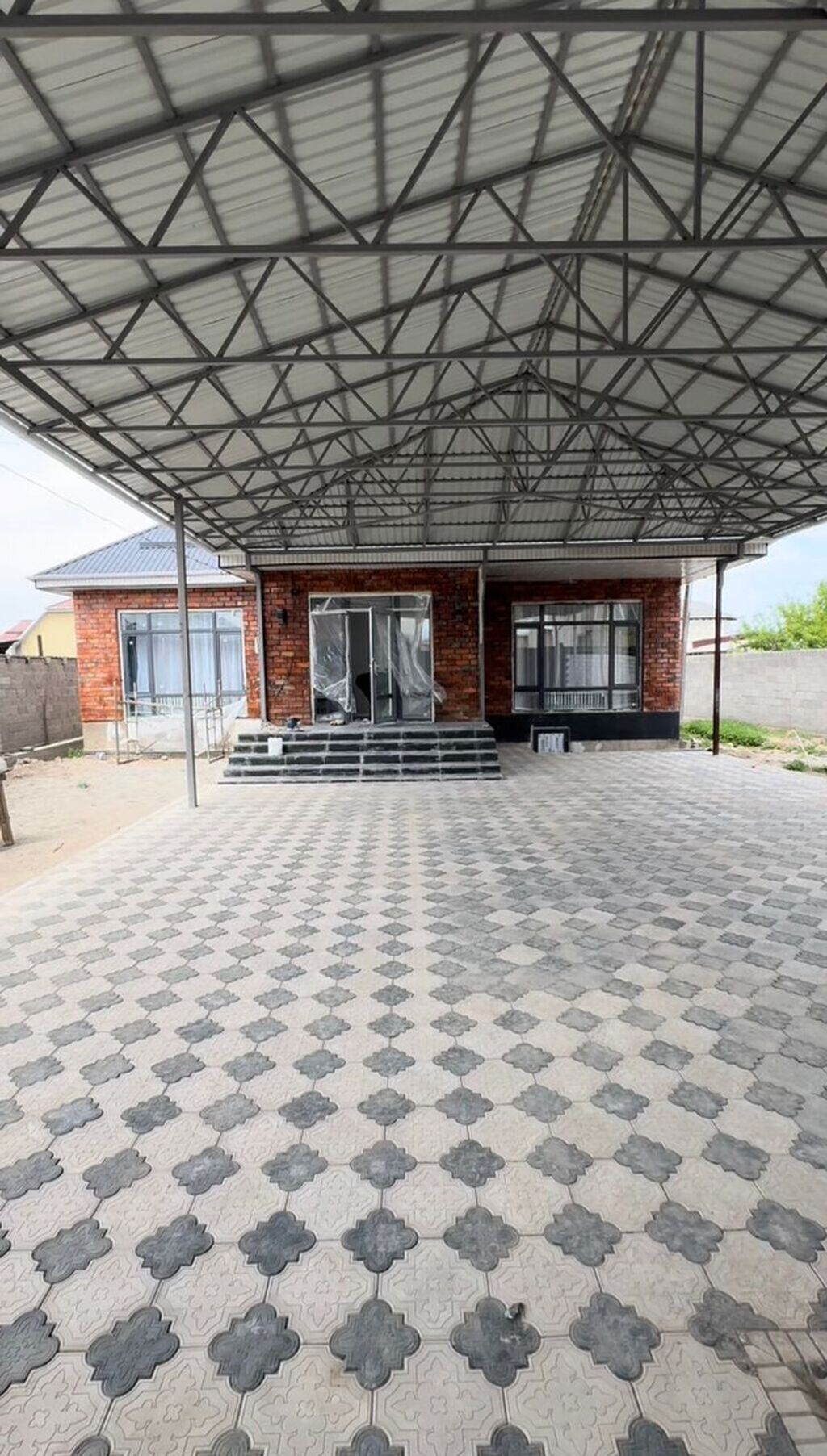 🏡 Продаётся дом 📍 Бишкек, ж/м Ала-Тоо (р-н Заря) 🛏️ Комнат: 4 📐