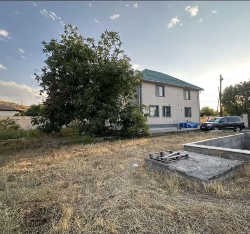 180 м², 4 комнаты, Орто-Сай с., Без животных