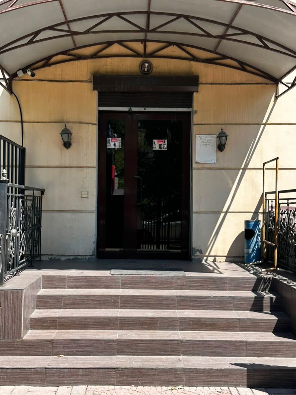 Аренда офисов, 270 м², В жилом комплексе, 1 линия, С отдельной кухней, С отдельным входом