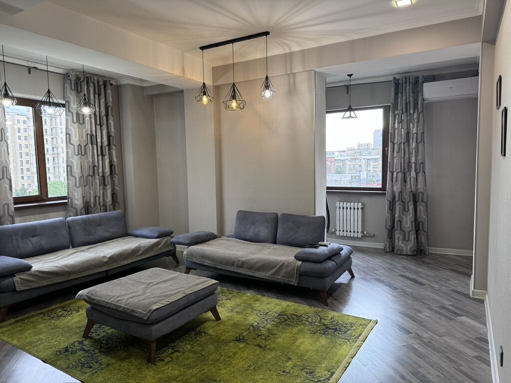 2 комнаты, 77 м², Золотой квадрат Элитка, 6 этаж, Дизайнерский ремонт