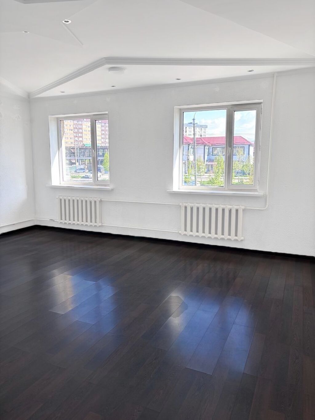Аренда офисов, 110 м², 1 линия, в районе Ахунбаева/Алматинка, 2 этаж