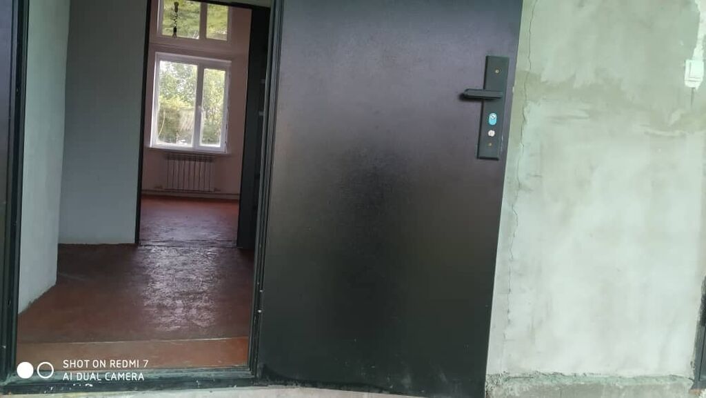 1-комнатная квартира. Планировка: - прихожая с металлической входной