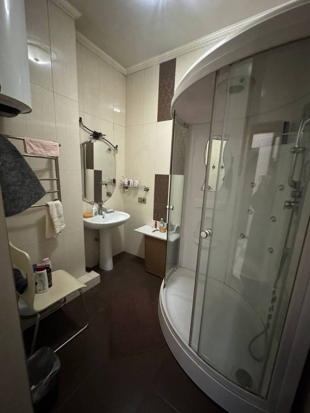 5 и более комнат, 188 м², Дордой Плаза ТРЦ Элитка, 14 этаж, Косметический ремонт