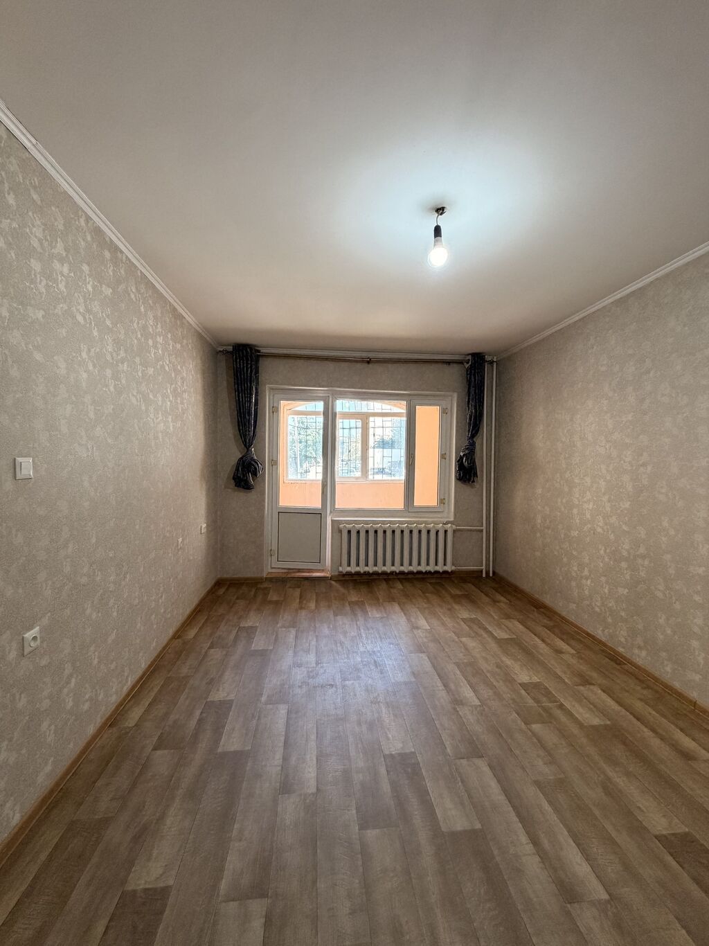 1 комната, 35 м², Тунгуч мкр 104 серия, 1 этаж, Старый ремонт
