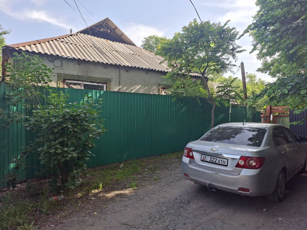 Срочно срочно продам. Дом находится в районе выше автовокзала по ул