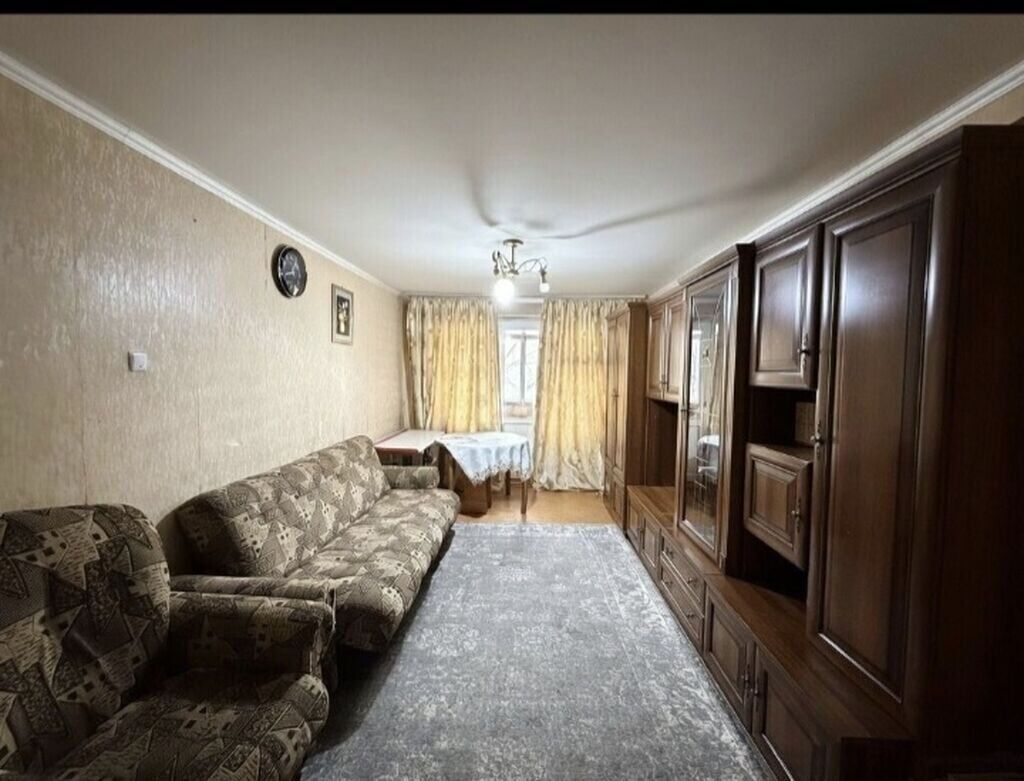 3 комнаты, 58 м², 4 мкр 104 серия, 2 этаж, Свежий ремонт