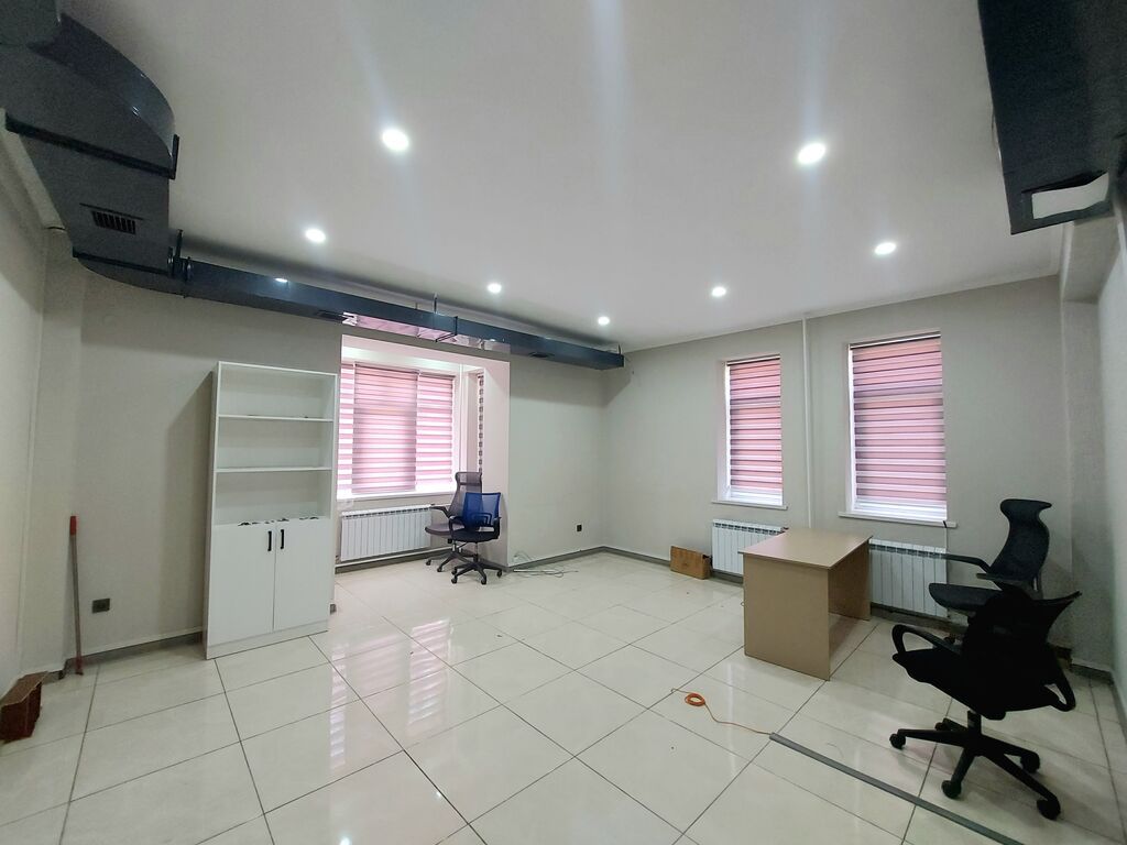 Аренда офисов, 500 м², В административном здании, С отдельной кухней, С отдельным входом, С отдельным сан узлом