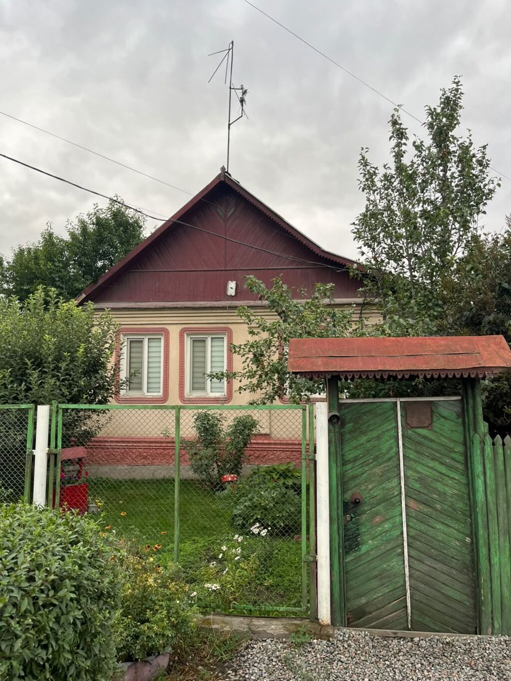 Продается дом с участком Локация: Жибек Жолу / Коммунаров Основные