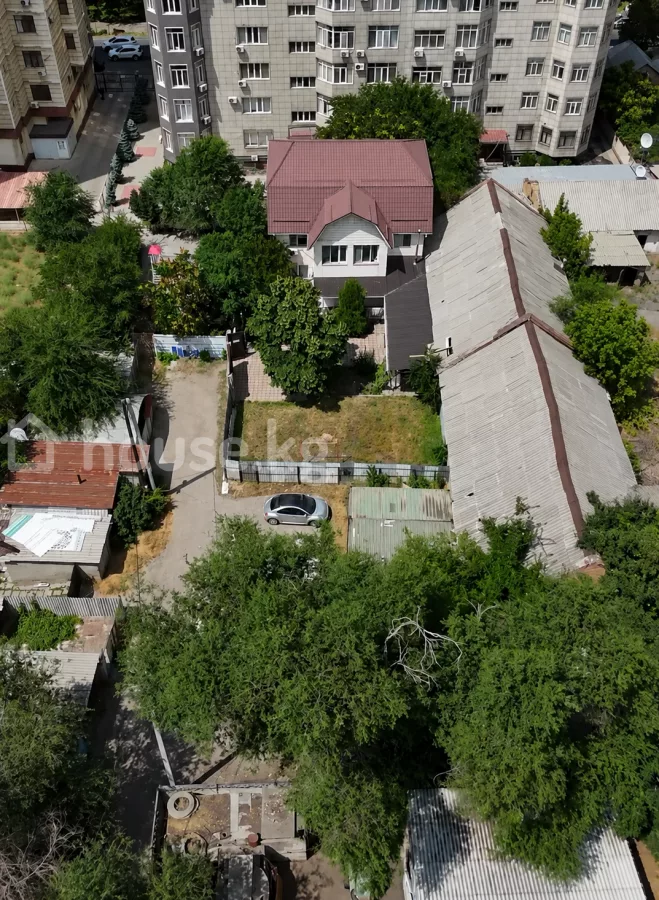 Продажа, дом, 4-комн.: Чуйская область / Бишкек, город Бишкек, Московская - Белинка — за 56 933 500 сом