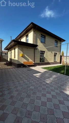 Аренда, дом, 6 и более-комн.: Чуйская область / Бишкек, город Бишкек, Ак-Орго ж/м - на долгий срок — за 175 180 сом