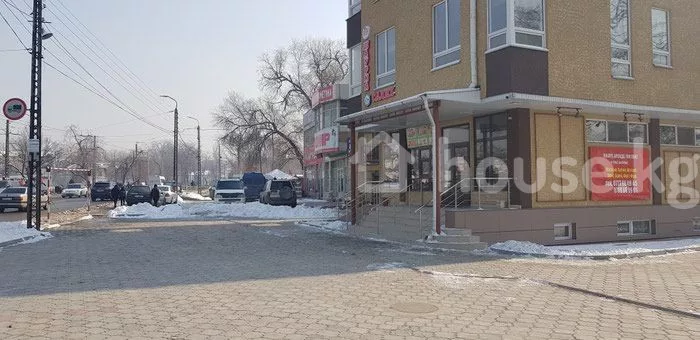 Аренда, коммерческая недвижимость: Чуйская область / Бишкек, город Бишкек, Ошский рынок - на долгий срок — за 149 005 сом