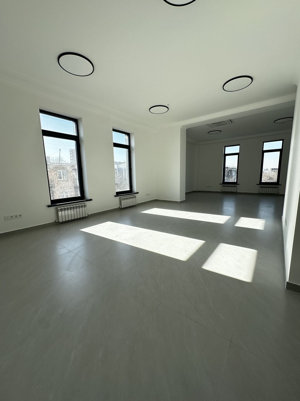 Аренда офисов, 65 м², В бизнес центре, С отдельным сан узлом, С системой безопасности, С юридическим адресом