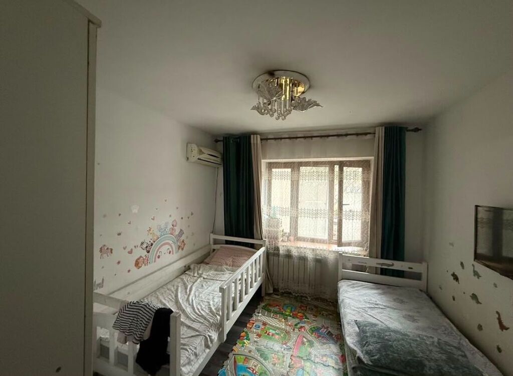 3 комнаты, 52 м², Пишпек Индивидуалка, 1 этаж, Косметический ремонт