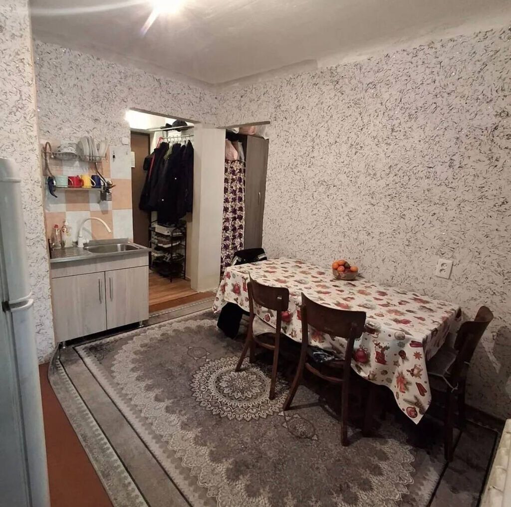 1 комната, 29 м², 10 мкр Хрущевка, 2 этаж, Косметический ремонт