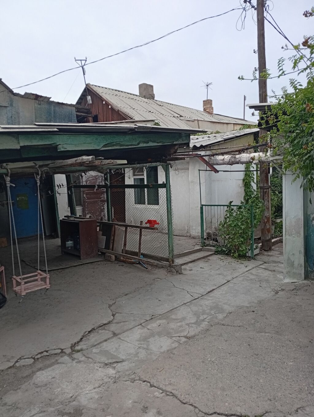 Сдаётся полдома 4 ГОР БОЛЬНИЦА ПИШПЕК с хозяином в одном дворе вход