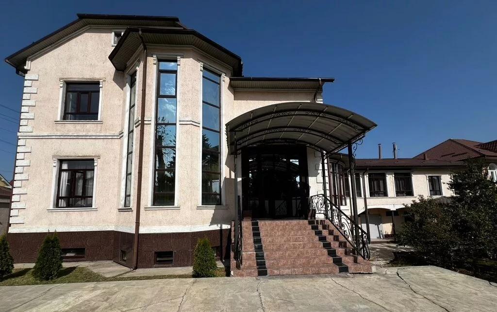 Продается дом . г. Ош. район резиденции . Все условия. Участок 6