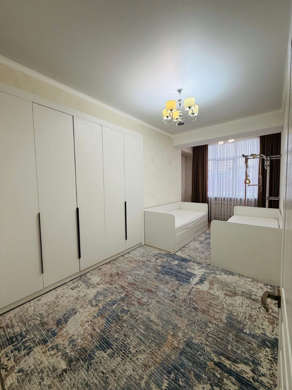 4 комнаты, 108 м², Золотой квадрат Элитка, 7 этаж, Косметический ремонт