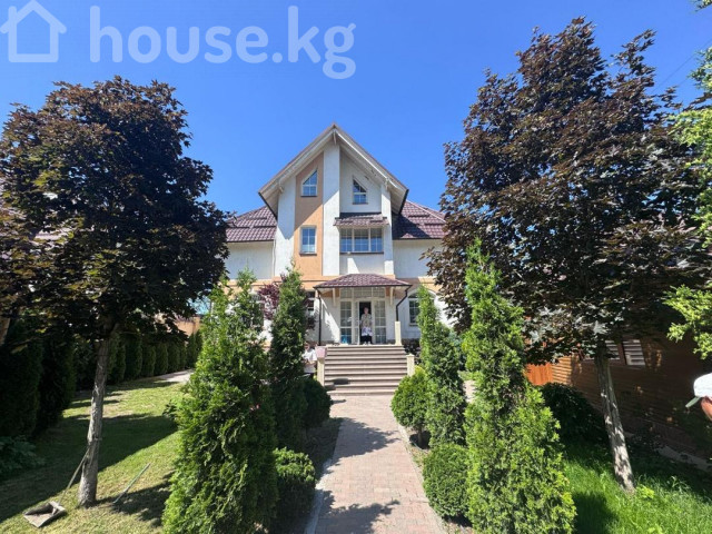 Продажа, дом, 6 и более-комн.: Чуйская область / Бишкек, город Бишкек, Киргизия 1 ж/м — за 73 567 200 сом