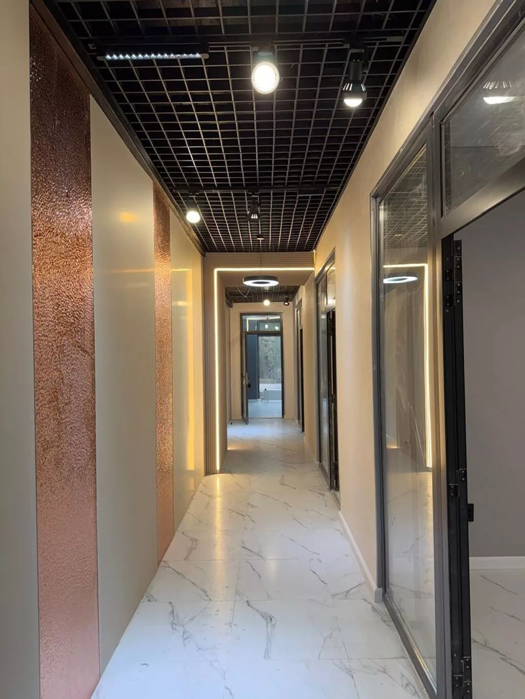 Сдаю от 2540$ 140 квадратных метров по кабинетам. по кабинетом