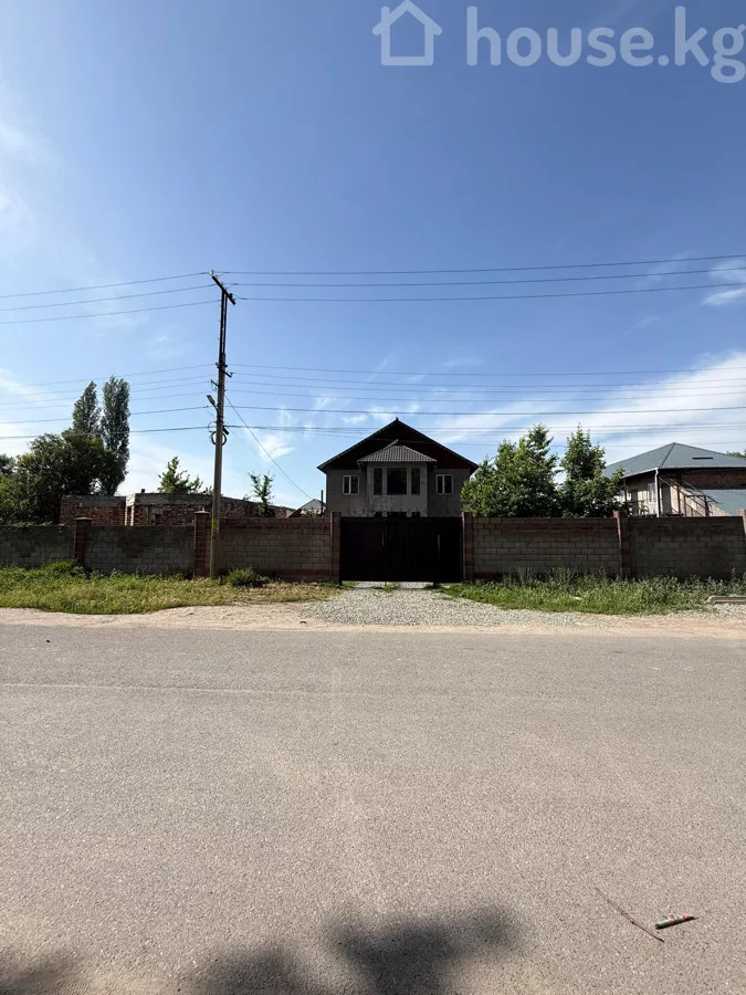 Аренда, дом, 6 и более-комн.: Чуйская область / Бишкек, город Бишкек, Аламединский рынок - на долгий срок — за 131 385 сом