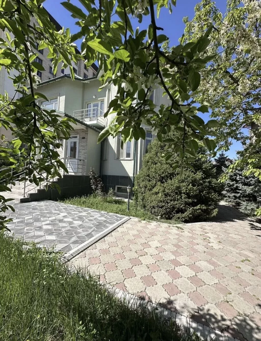 🏡 Срочно! Продается просторный и уютный двухэтажный дом в престижном