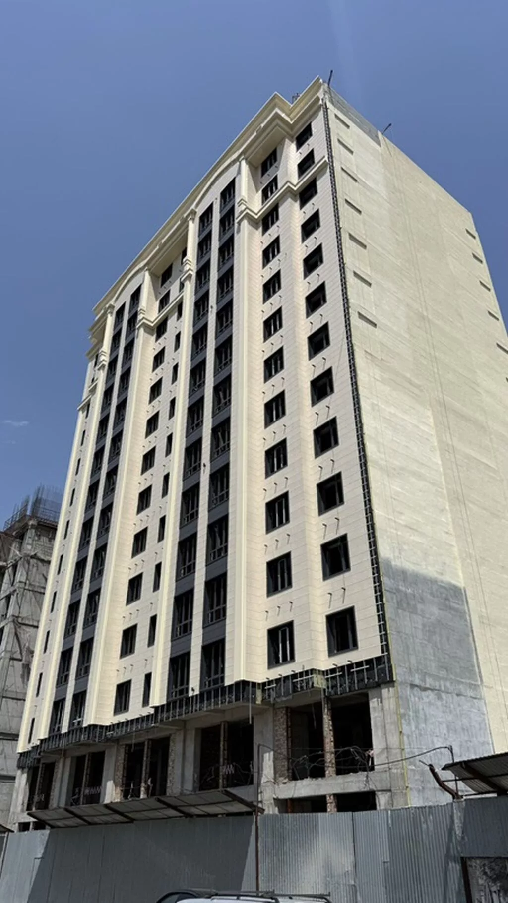 Строится, Элитка, 2 комнаты, 90 м²