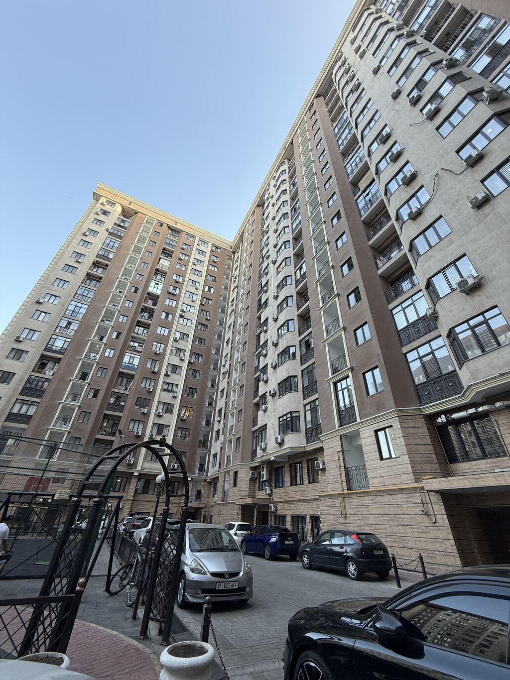 3 комнаты, 105 м², Кожомкул стадион Элитка, 15 этаж, Евроремонт