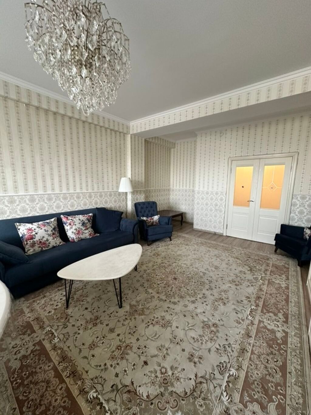Сдается в аренду 6 месяцев и более 4 комнаты Зал 3 спальни Кухня