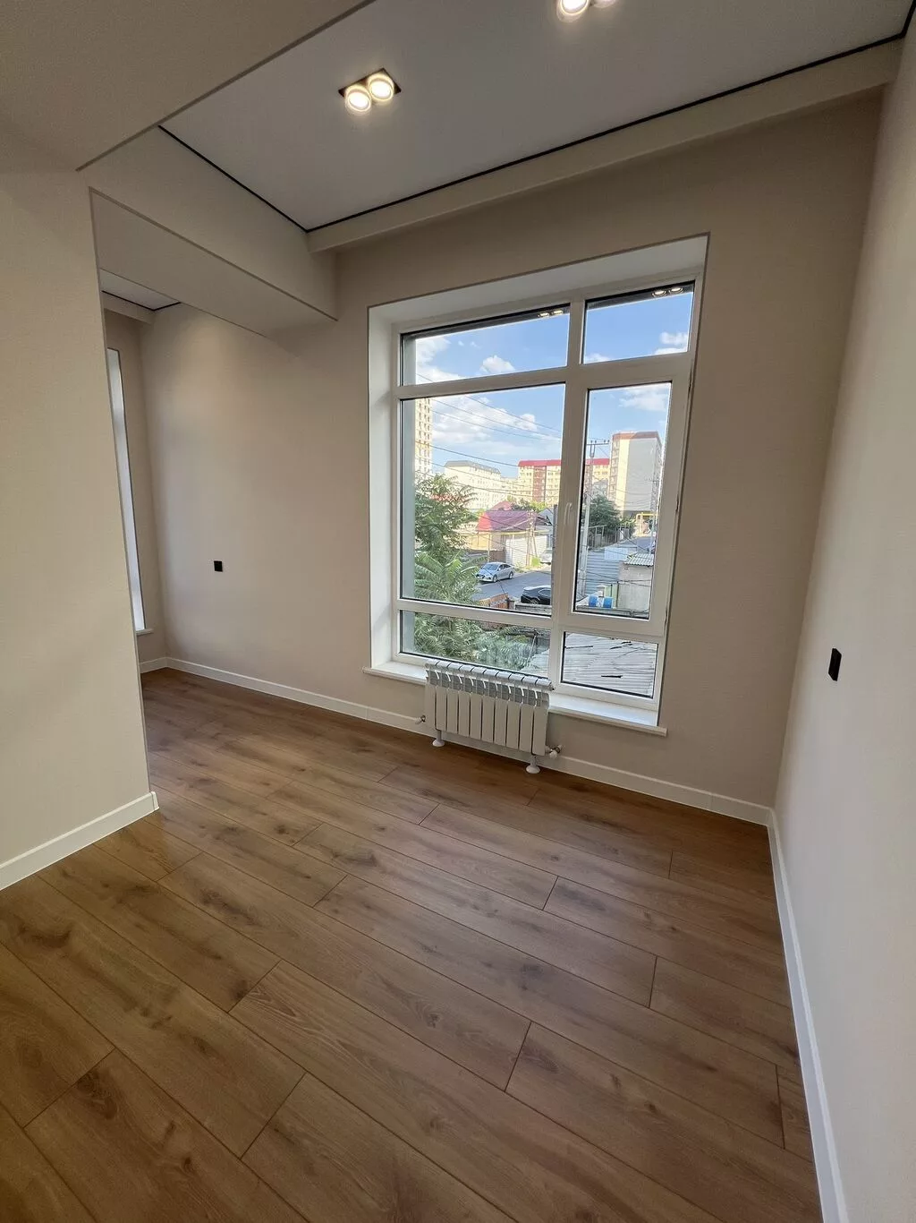 2 комнаты, 63 м², Восток-5 мкр Элитка, 2 этаж, Дизайнерский ремонт