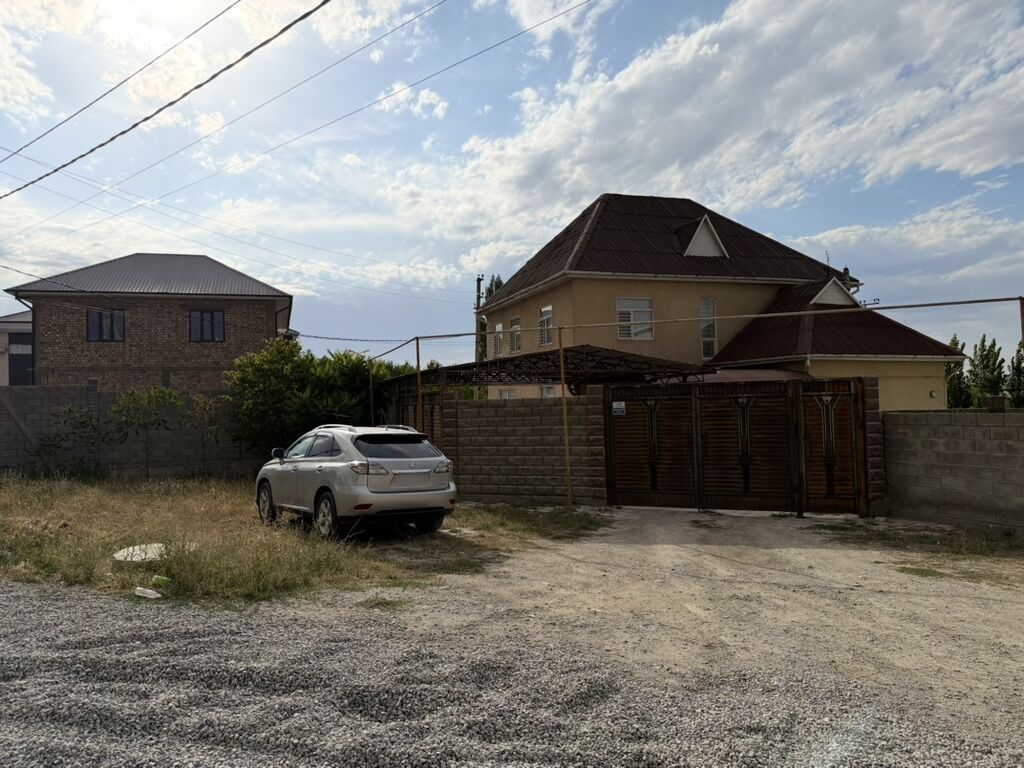 Продаётся частный дом с участком. Основные характеристики: -