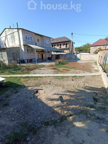 Продажа, дом, 6 и более-комн.: Чуйская область / Бишкек, город Бишкек, Учкун ж/м — за 24 087 250 сом