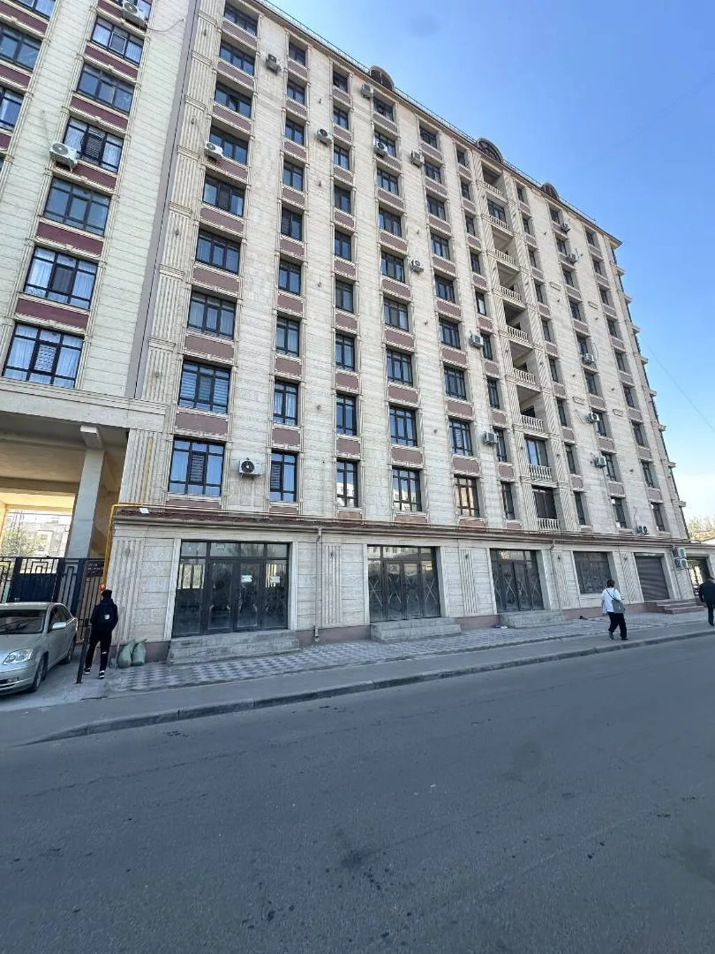 Сдается коммерческое помещение квадратурой от 100 до 200 квадратных